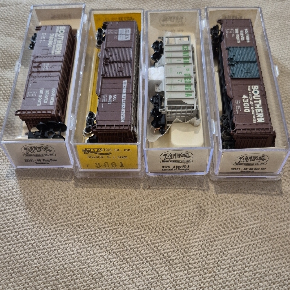 Vintage ATLAS- 10 Total- Model Train Cars Collection - Picture 5 of 9